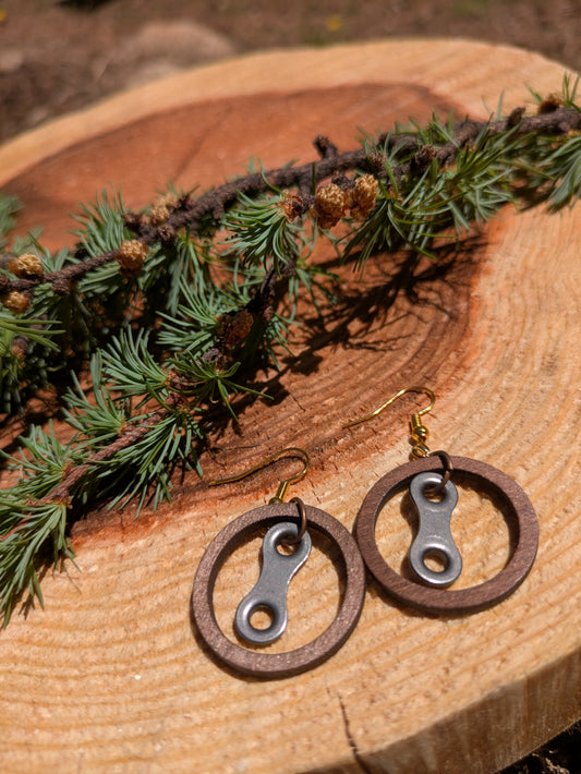 Round wood/Gold hook