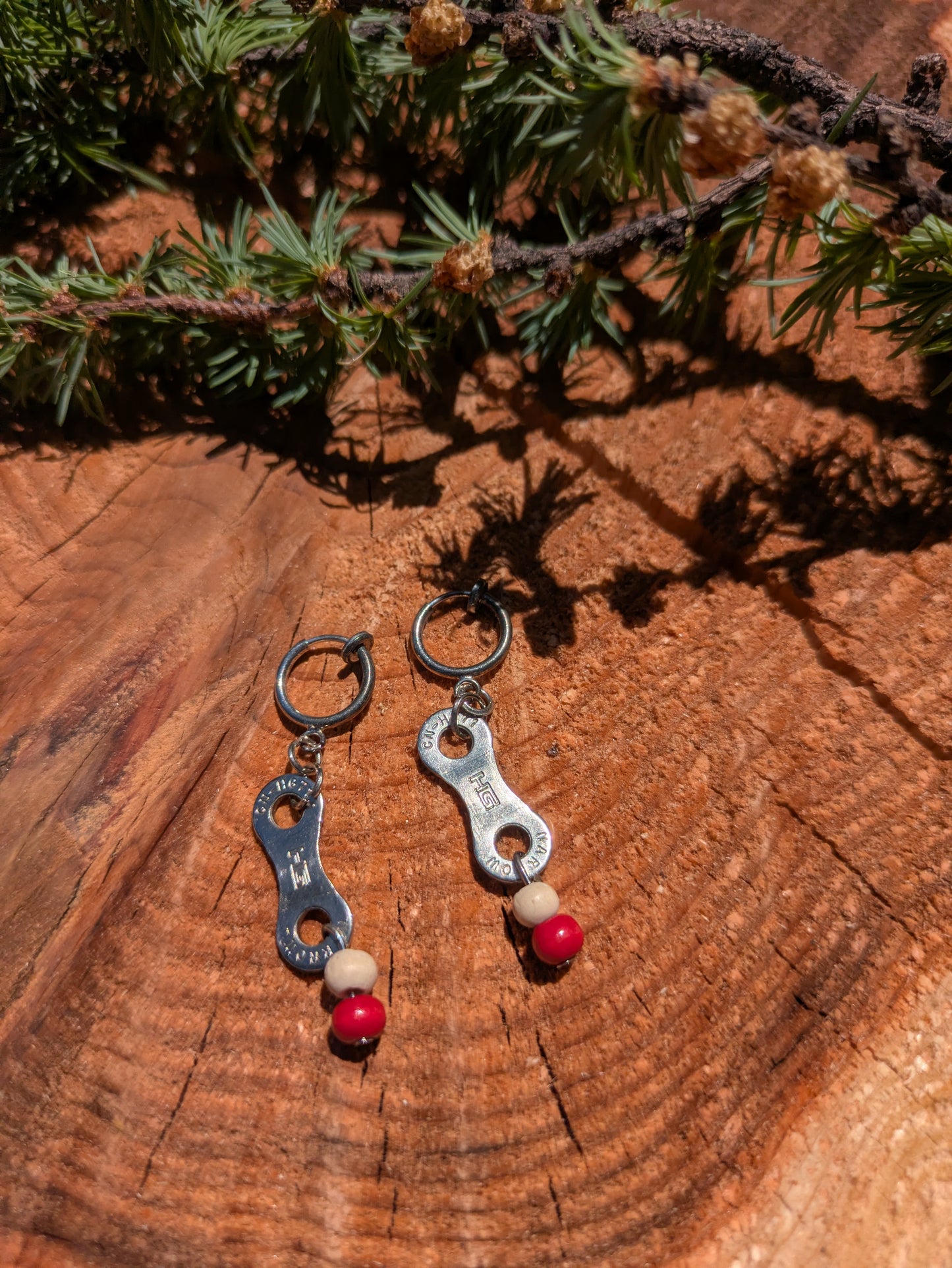 Clip-on earrings Wood/Red